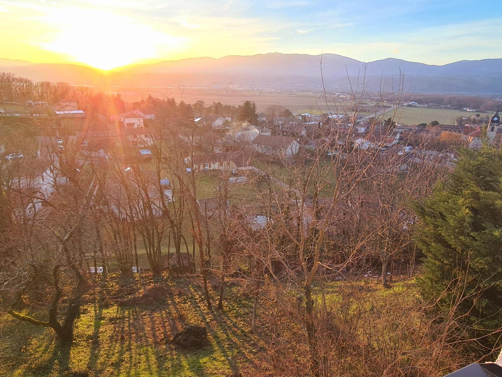 Gite De 70M² Avec Vue Sur Le Massif Du Pilat Clonas-sur-Vareze エクステリア 写真